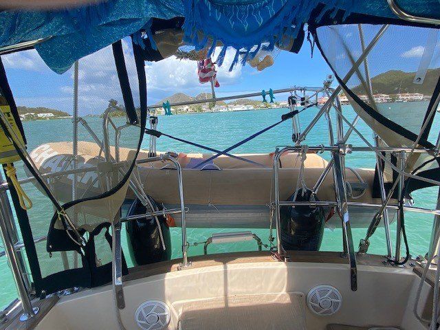 Island Packet 38 - Davits