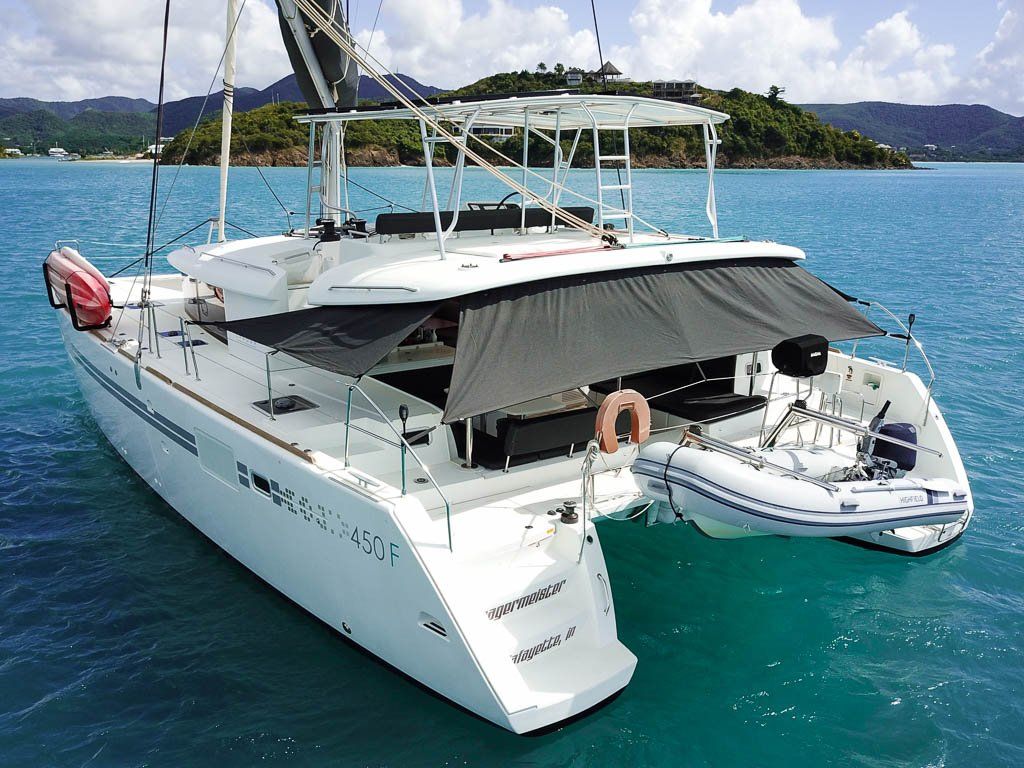 2018 Lagoon 450F catamaran sun shade