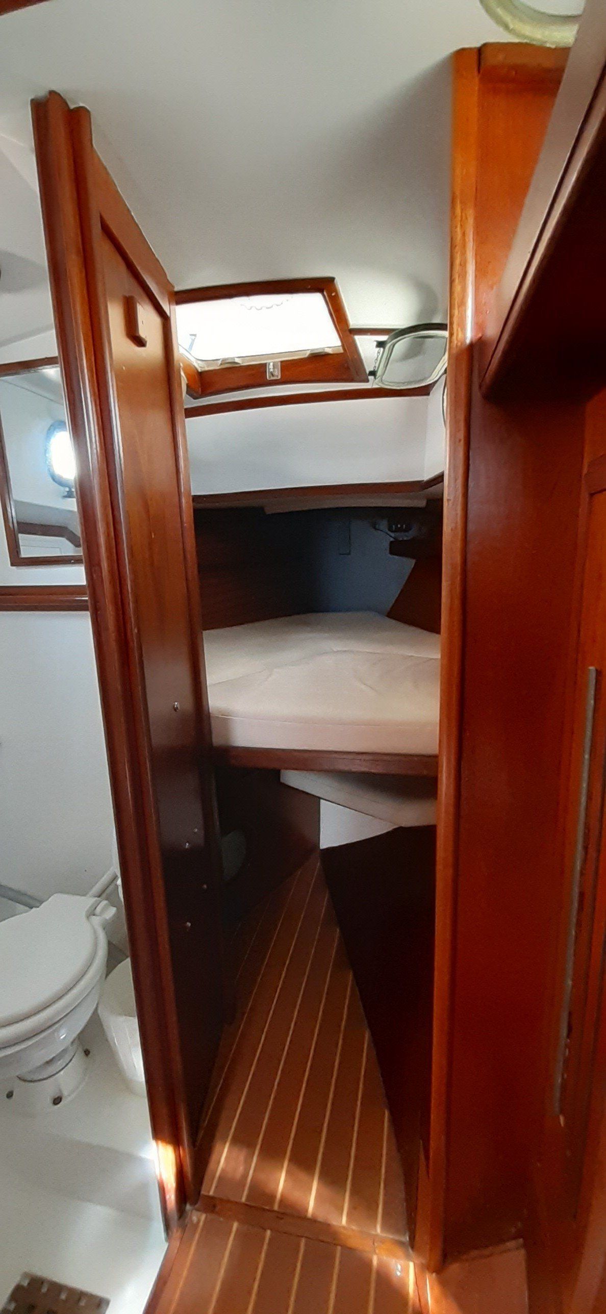 1981 Cape Dory 33 forpeak with leaf in