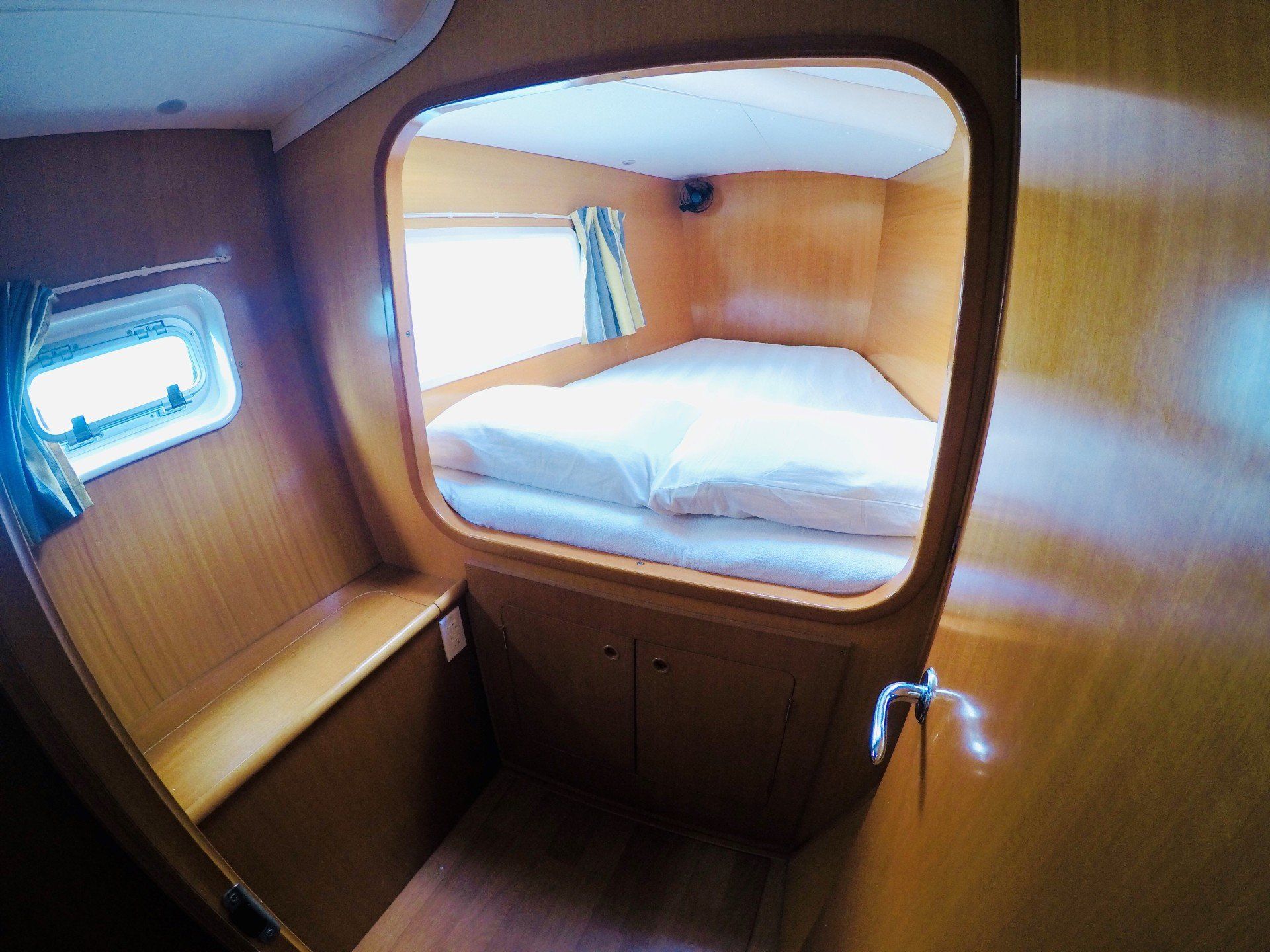 Lagoon 380 S2 forward port guest cabin