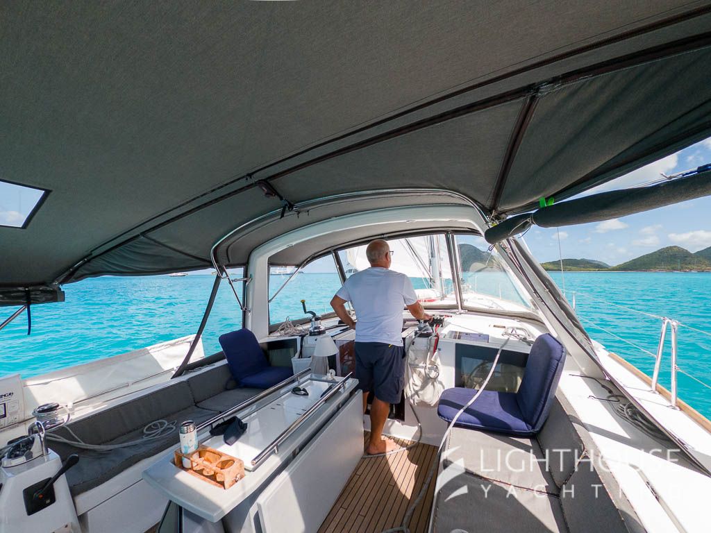 Beneteau Oceanis 45 cockpit
