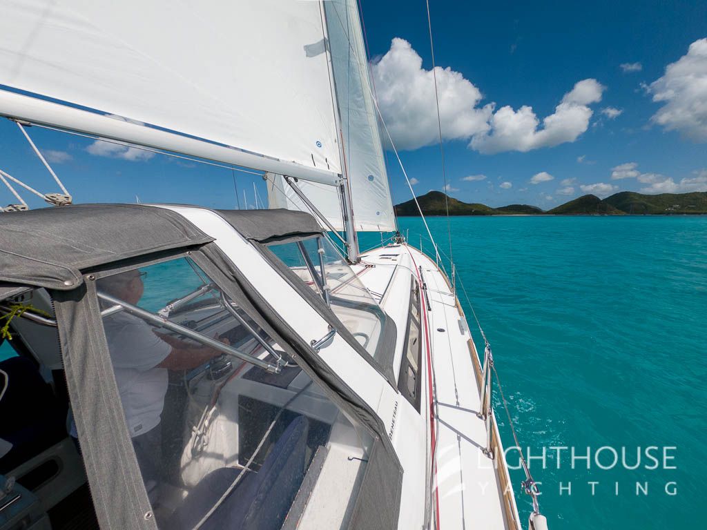 Beneteau Oceanis 45 bow