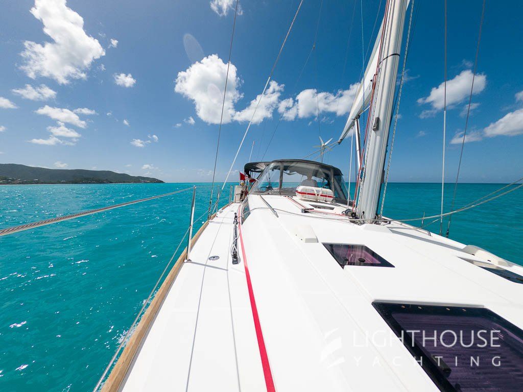 Beneteau Oceanis 45 foredeck