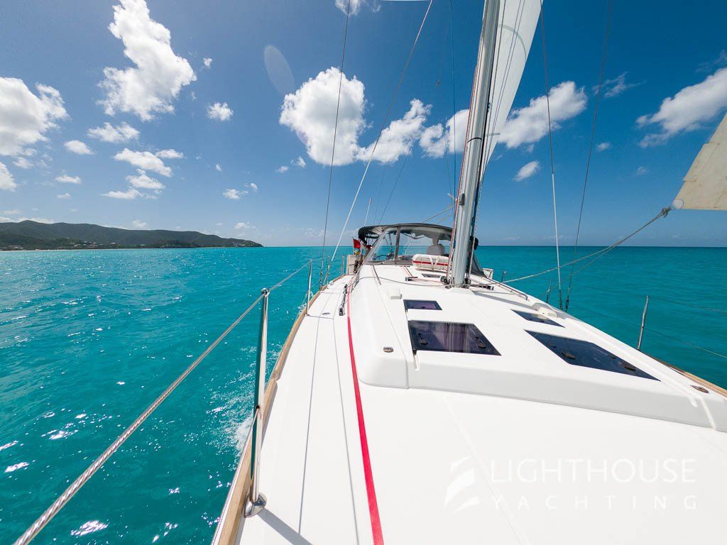 Beneteau Oceanis 45 foredeck