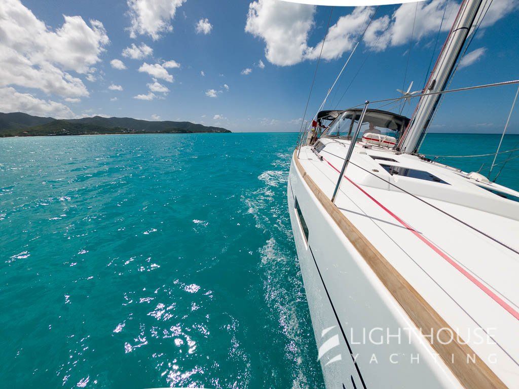 Beneteau Oceanis 45 side deck