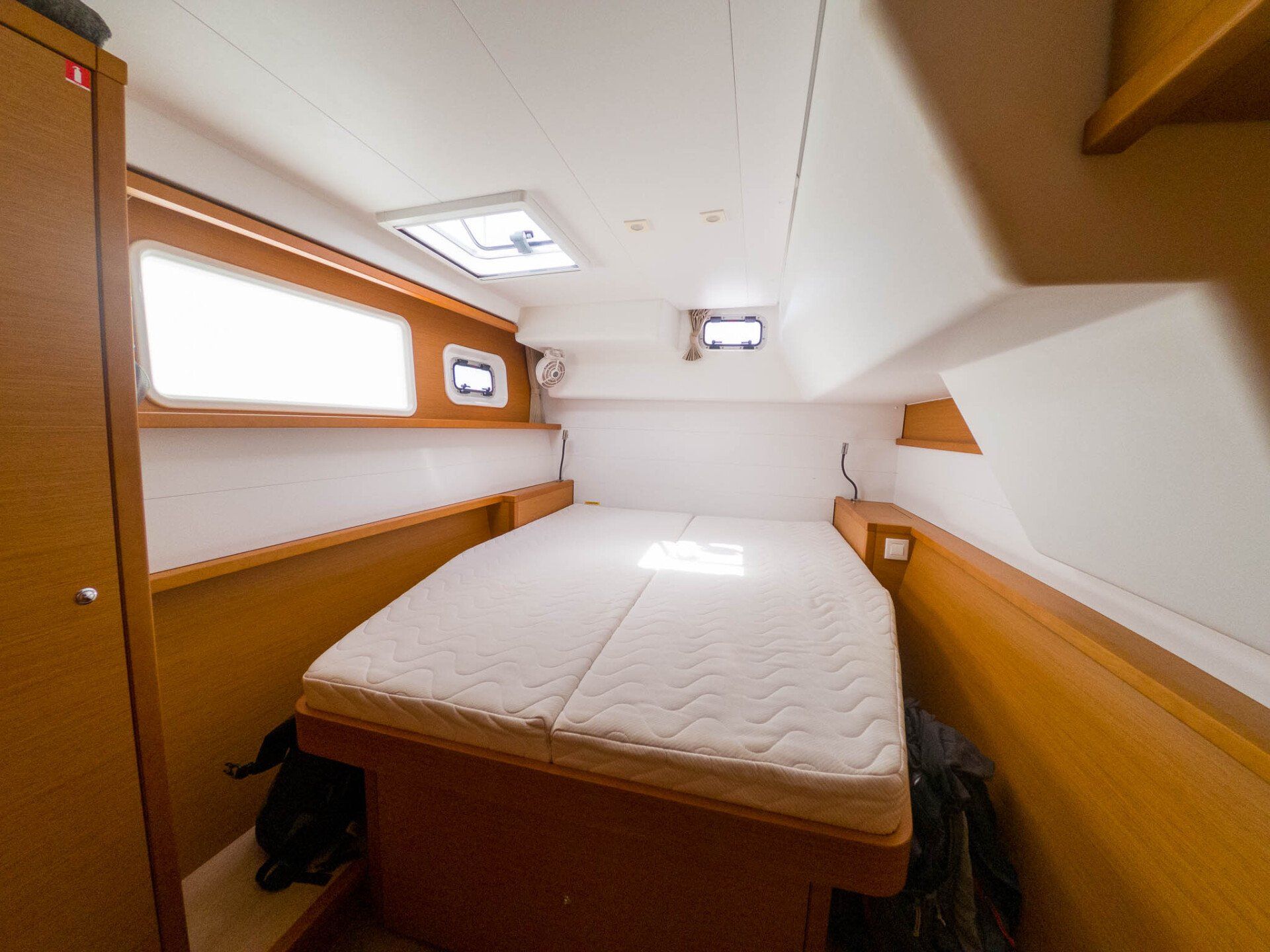 Lagoon 450F starboard forward cabin