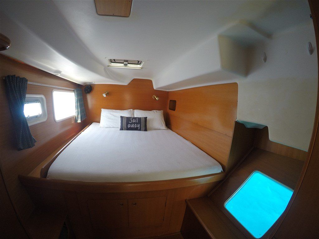 Lagoon 380 S2 master suite