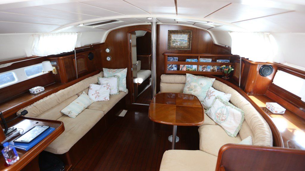 1999 Beneteau Oceanis 411 Sail Boat For Sale - www.lighthouseyachting.com