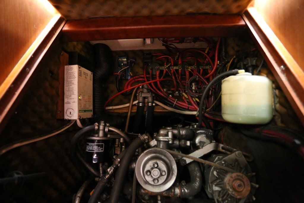 1999 Beneteau Oceanis 411 Sail Boat For Sale - www.lighthouseyachting.com