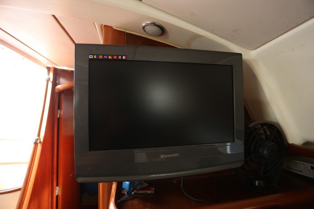 1999 Beneteau Oceanis 411 Sail Boat For Sale - www.lighthouseyachting.com