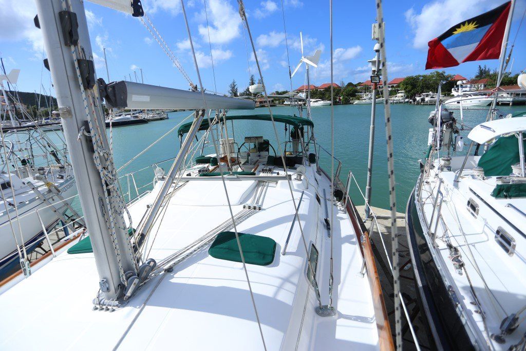 1999 Beneteau Oceanis 411 Sail Boat For Sale - www.lighthouseyachting.com