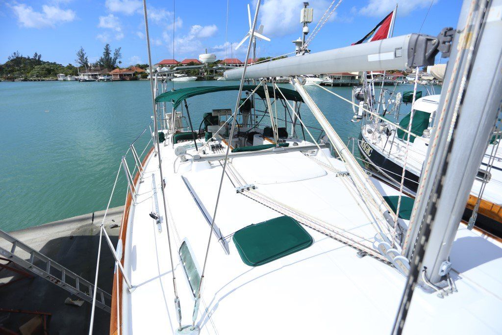 1999 Beneteau Oceanis 411 Sail Boat For Sale - www.lighthouseyachting.com