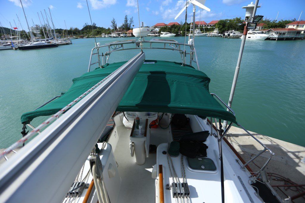 1999 Beneteau Oceanis 411 Sail Boat For Sale - www.lighthouseyachting.com