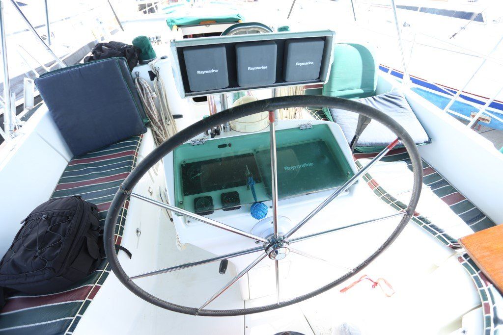 1999 Beneteau Oceanis 411 Sail Boat For Sale - www.lighthouseyachting.com