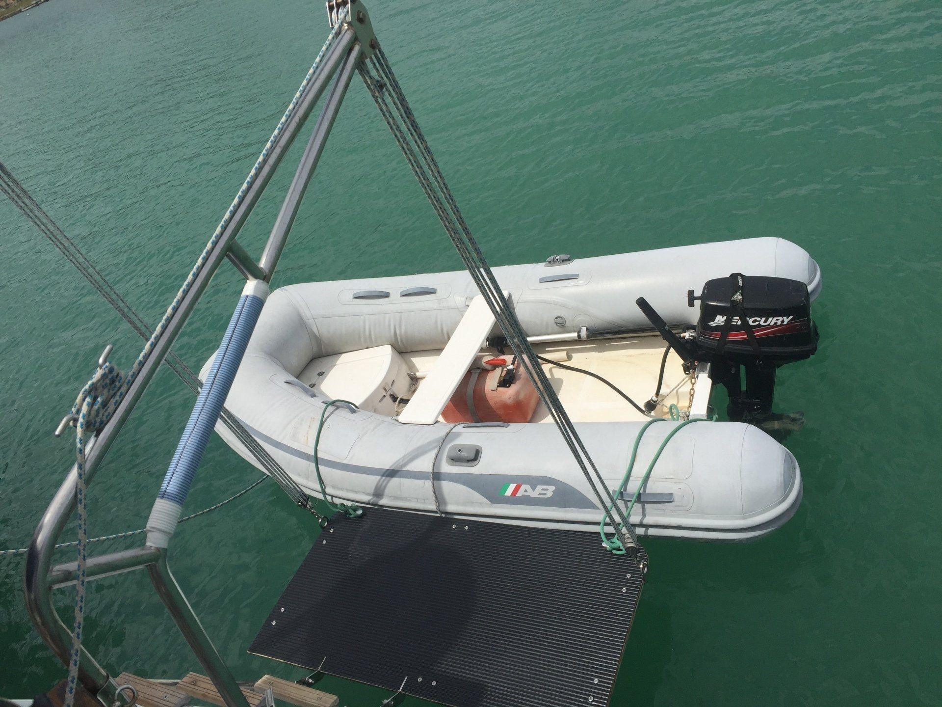Wauqueiz Centurion 40 dinghy davits