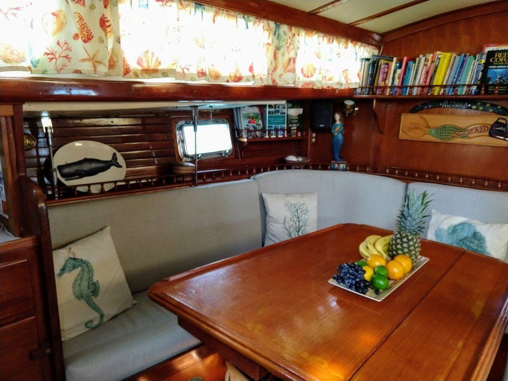 Aleautian 51 saloon - www.lighthouseyachting.com