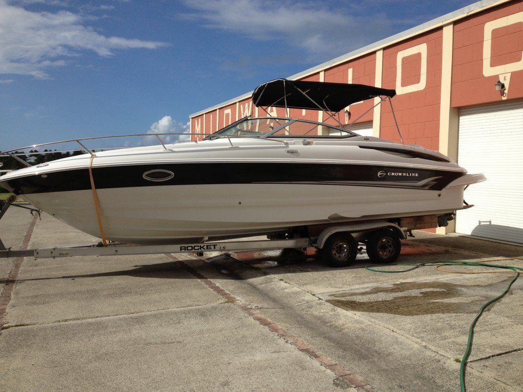 2006 Crownline 275 on trailer