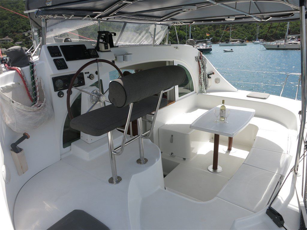 2007 Lagoon 380 S2 helm