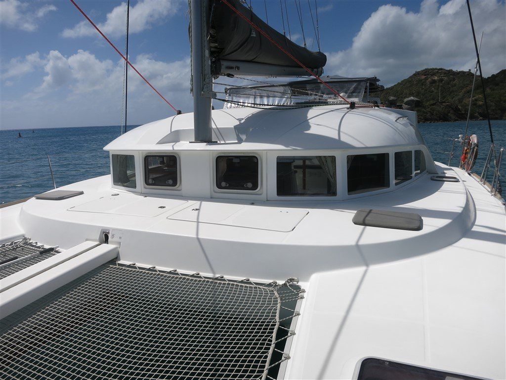 2007 Lagoon 380 S2 trampoline