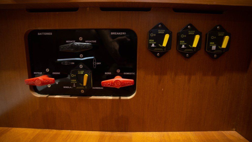 Beneteau Oceanis 45 breaker switches