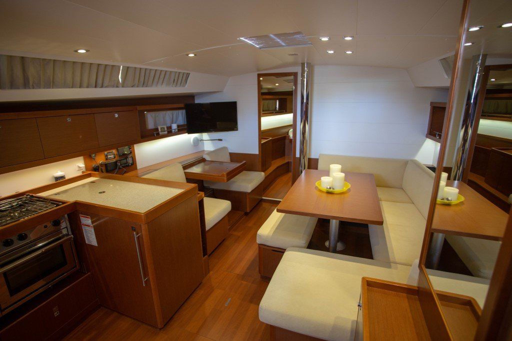 Beneteau Oceanis 45 Saloon