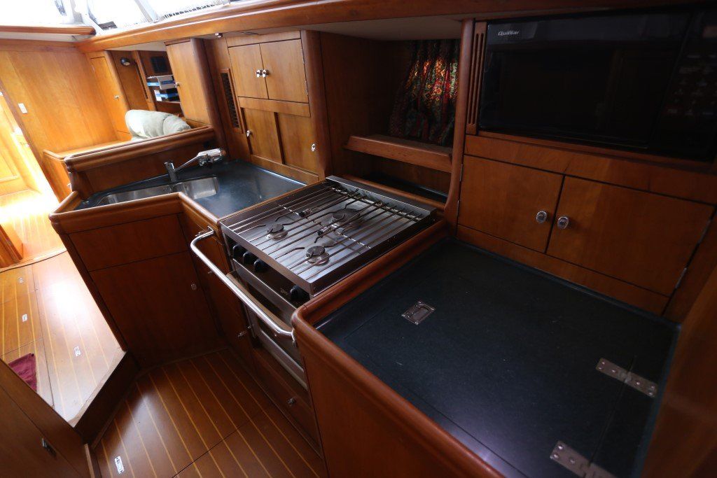 1996 Oyster 485 Deck Saloon Sail Boat For Sale - www.lighthouseyachting.com