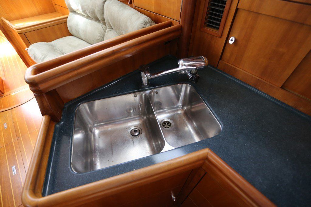 1996 Oyster 485 Deck Saloon Sail Boat For Sale - www.lighthouseyachting.com