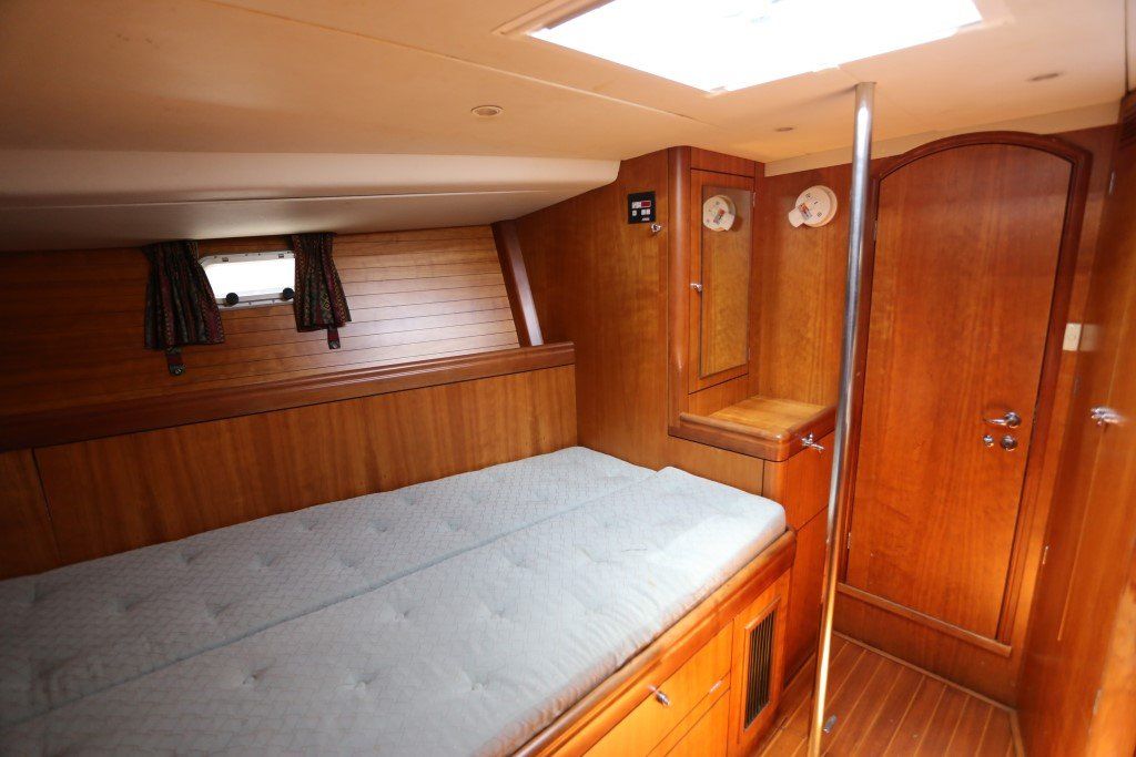 1996 Oyster 485 Deck Saloon Sail Boat For Sale - www.lighthouseyachting.com