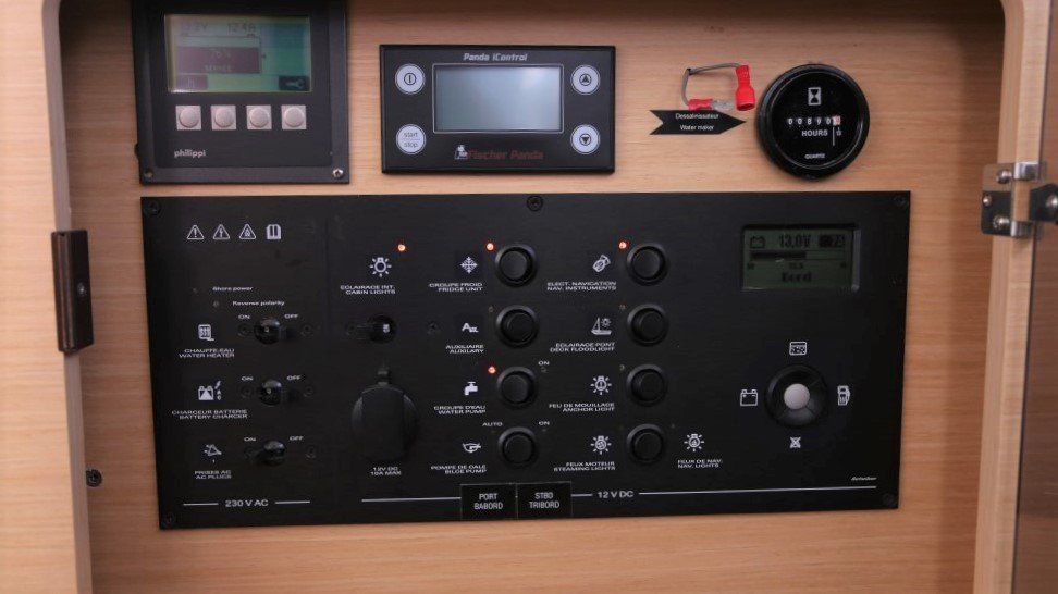 Lagoon 400 circuit board