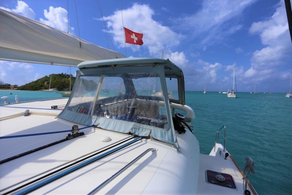 Lagoon 400 pilothouse