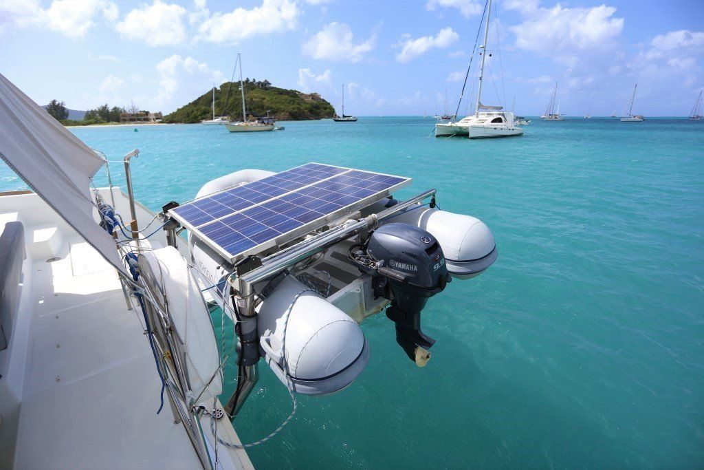 Lagoon 400 solar arch