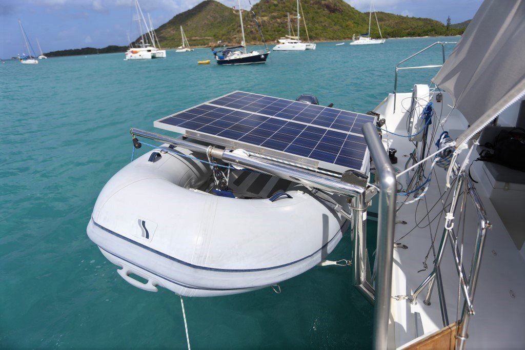 Lagoon 400 dinghy davits