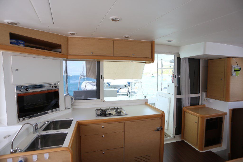 Lagoon 400 galley