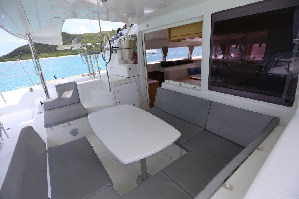 Lagoon 400 cockpit