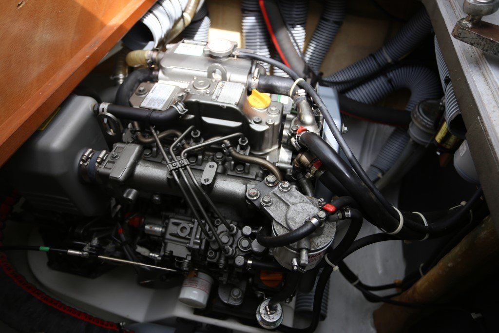 Lagoon 400 Engine bay
