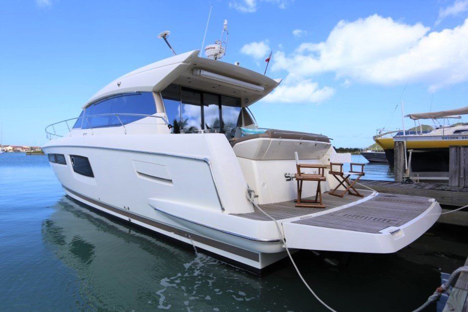 2017 Prestige 500S swim platform