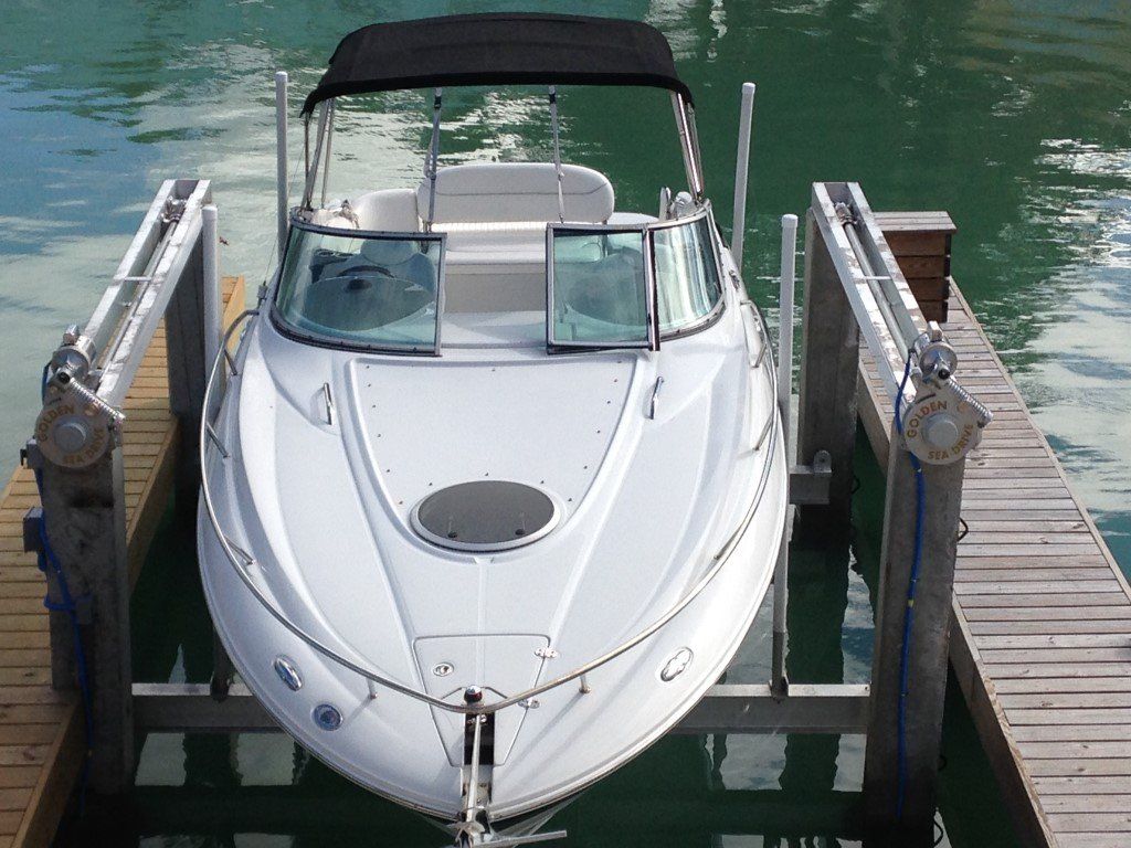 2006 Crownline 275 on boat lift