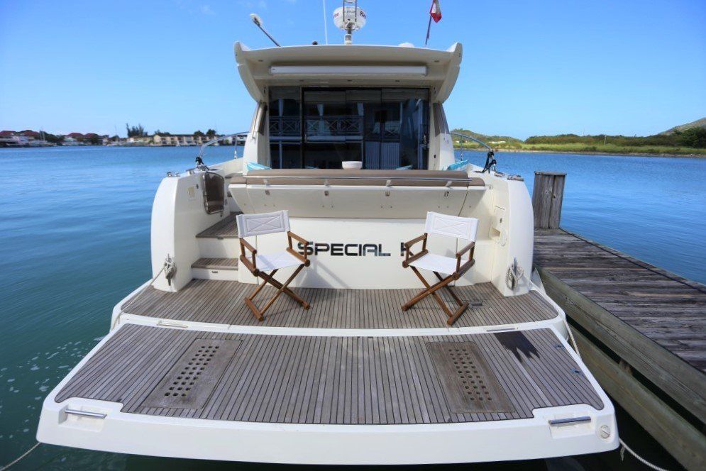 2017 Prestige 500S swim deck