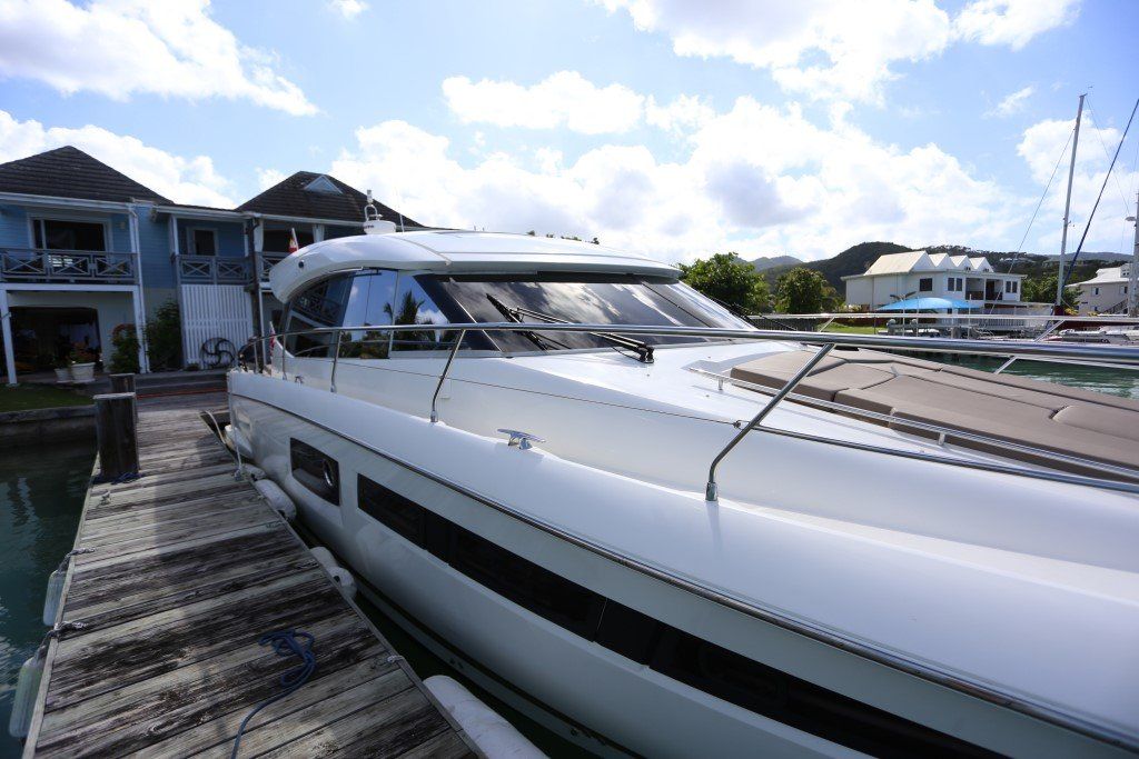 2017 Prestige 500S foredeck