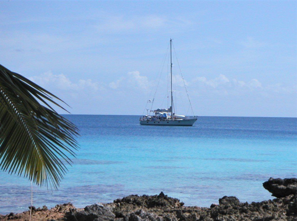 Aleautian 51 at anchor - www.lighthouseyachting.com