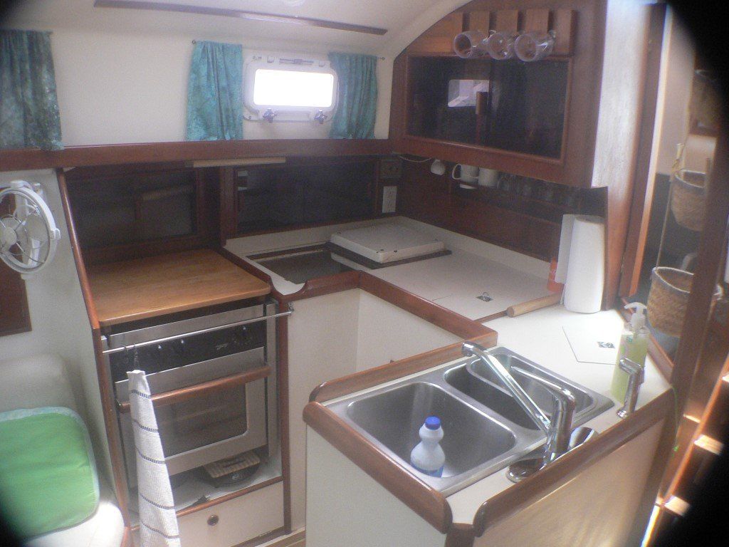 1984 Nonsuch 36 Sail Boat for Sale - www.lighthouseyachting.com