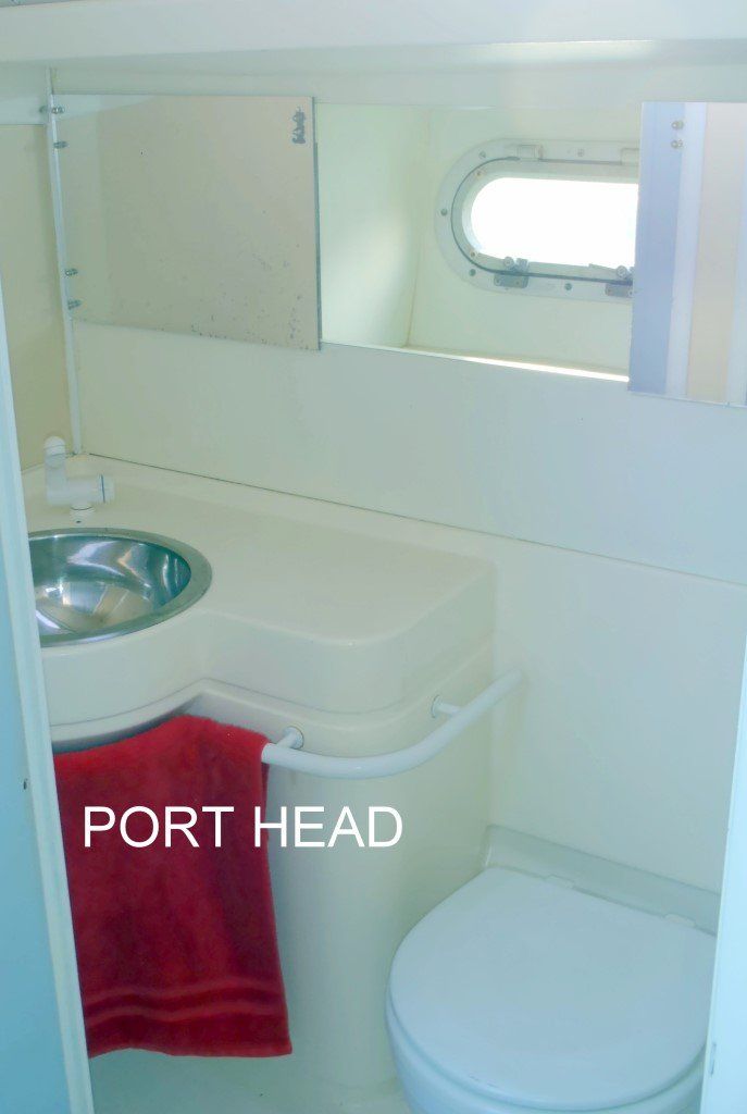 Jeanneau Sun Odyssey - bathroom