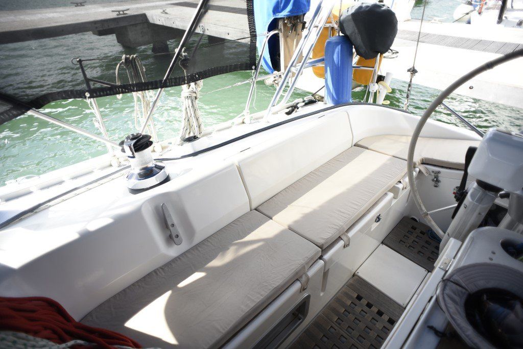 1995 Beneteau Oceanis 430 Sail Boat For Sale - www.lighthouseyachting.com