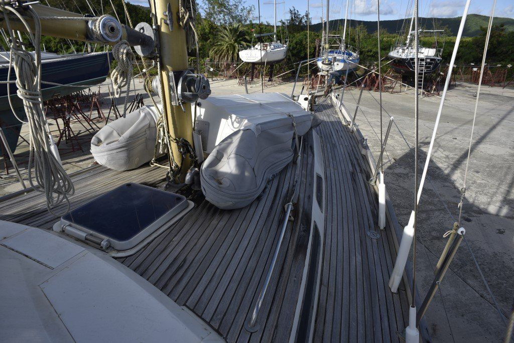 1975 Nicholson 42 Aft Foredeck