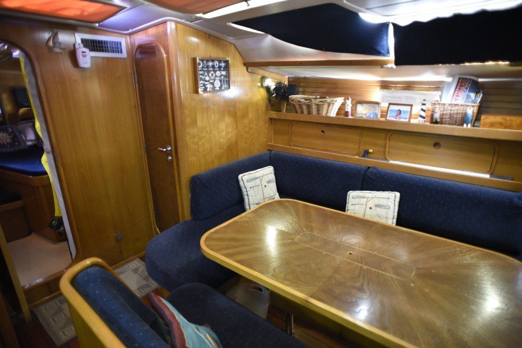 1995 Beneteau Oceanis 430 Sail Boat For Sale - www.lighthouseyachting.com