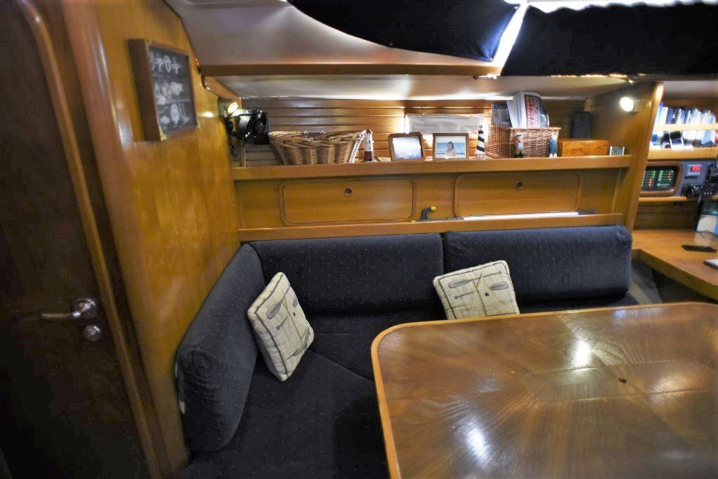 1995 Beneteau Oceanis 430 Sail Boat For Sale - www.lighthouseyachting.com