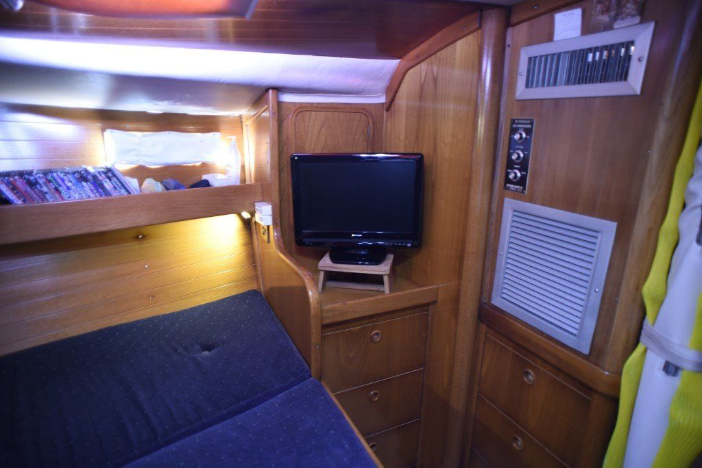 1995 Beneteau Oceanis 430 Sail Boat For Sale - www.lighthouseyachting.com