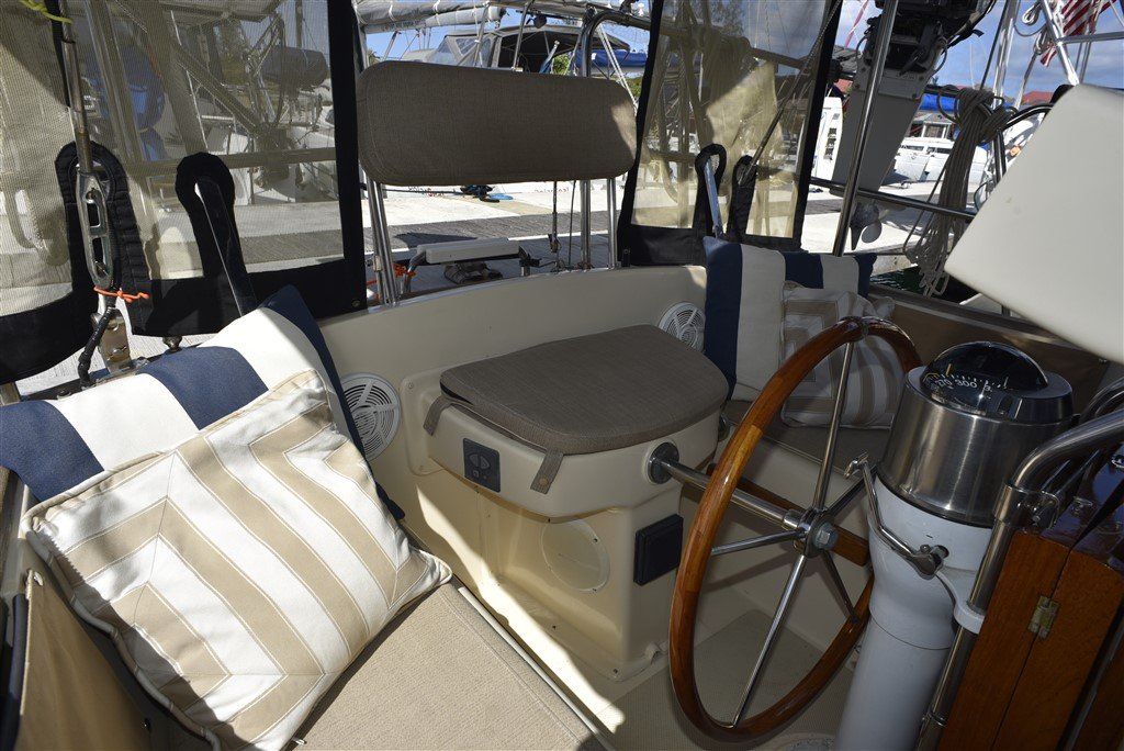 Island Packet 38 - Cockpit