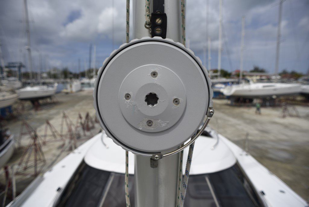 Elliot Tourer 1650 in-boom furling