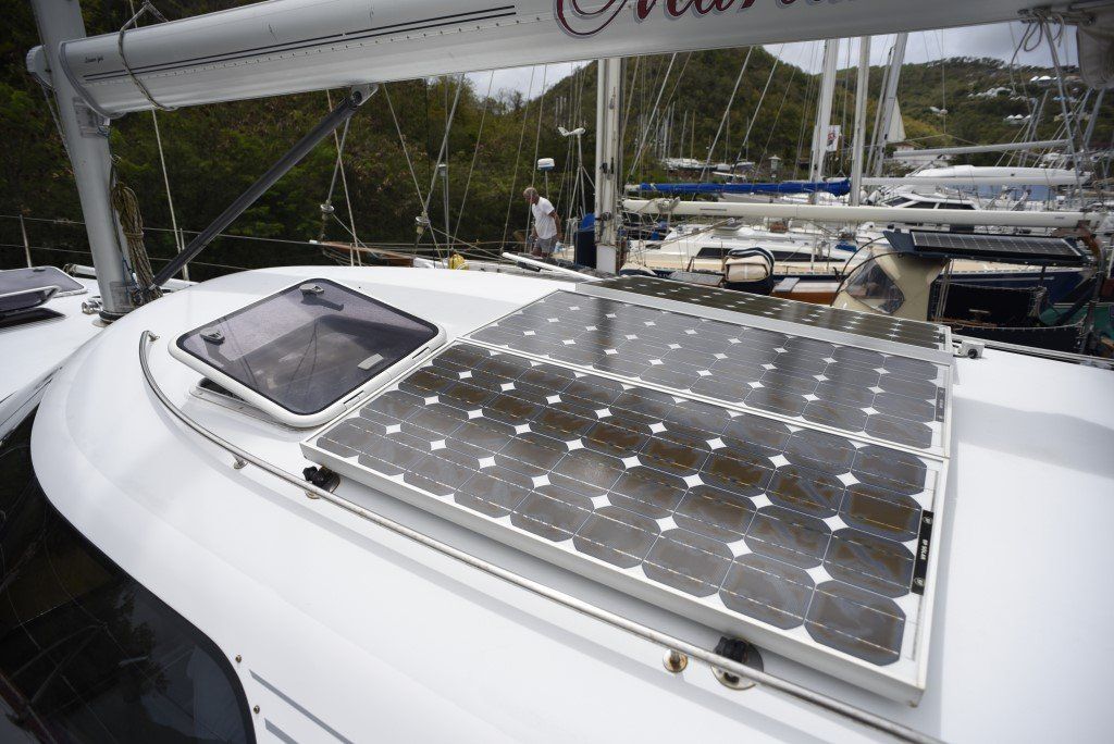 Elliot Tourer 1650 solar panels